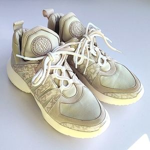 DKNY Women's Lynzie Sneakers Cream And Beige Sz 9.5